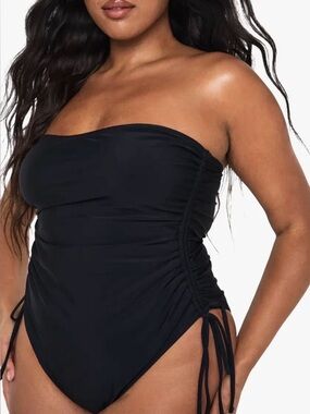 Boohoo Plus Swimwear Essentials
Ruched Tummy Control One Piece Women’s Size 16